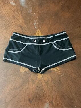 SHEIN - Black Bike Shorts with White Contrast Stitching